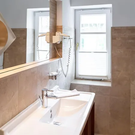 Haus Strandeiche 02 *